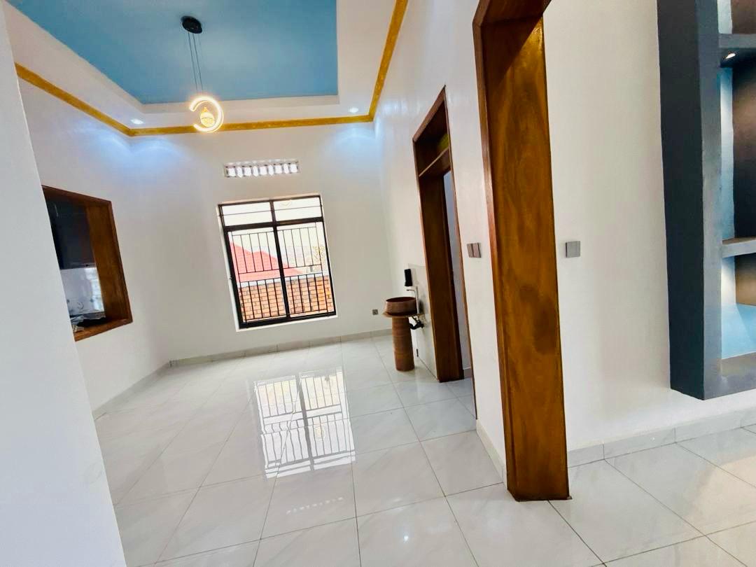 kanombe elegant house for sale thumbnail 4