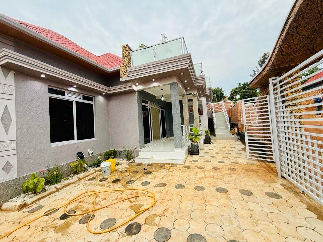 kanombe elegant house for sale thumbnail 2