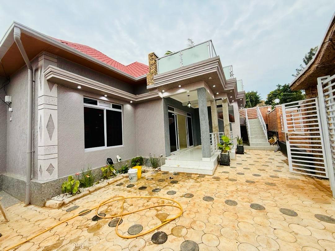 kanombe elegant house for sale thumbnail 3