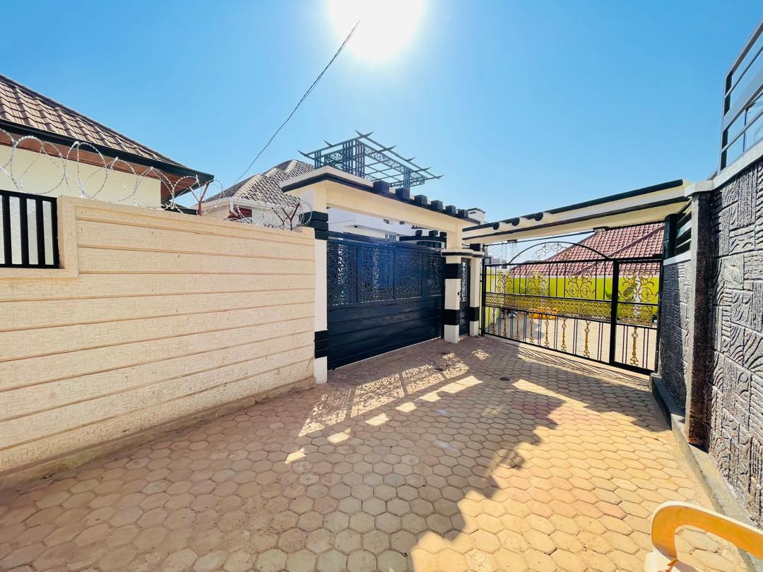 Modern 4-Bedroom Villa for sale– Kimironko (220M) thumbnail 13