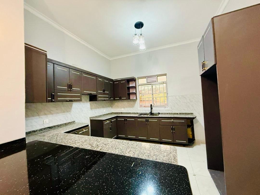 kanombe elegant house for sale thumbnail 7