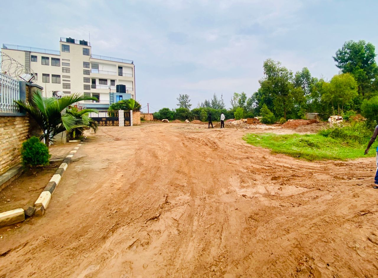 Prime Residential plot in Busanza For sale