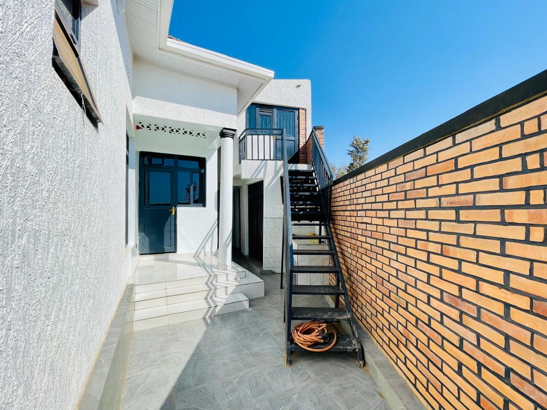 Modern 4-Bedroom Villa for sale– Kimironko (220M) thumbnail 9