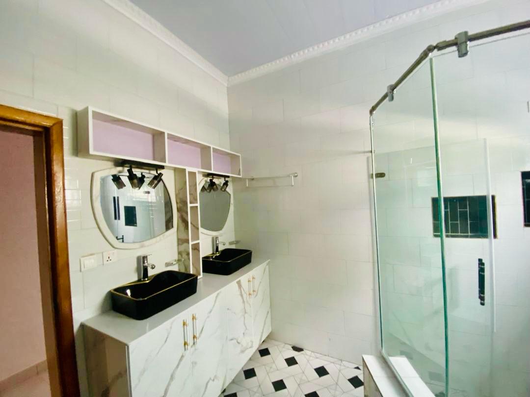 Modern Residential house For sale in Kicukiro thumbnail 5