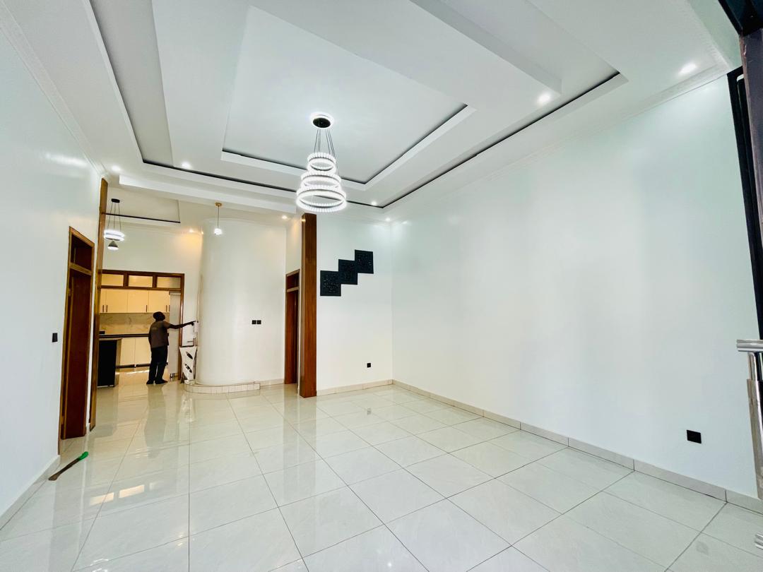 Modern 4-Bedroom Villa for sale– Kimironko (220M) thumbnail 2