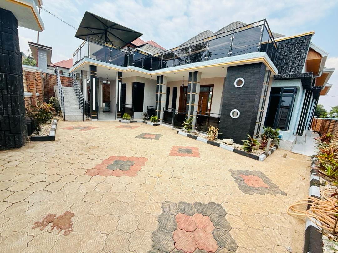 kanombe elegant house for sale thumbnail 2