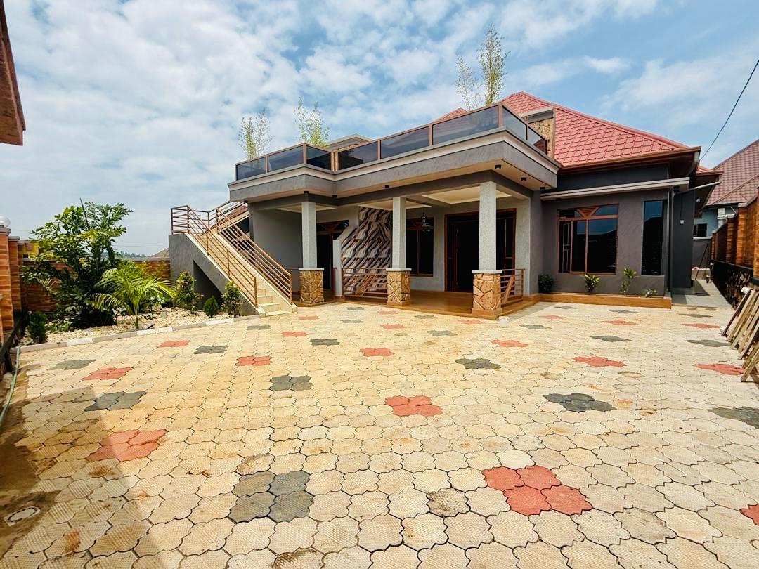 Modern 4-Bedroom Villa for sale– Kanombe thumbnail 2