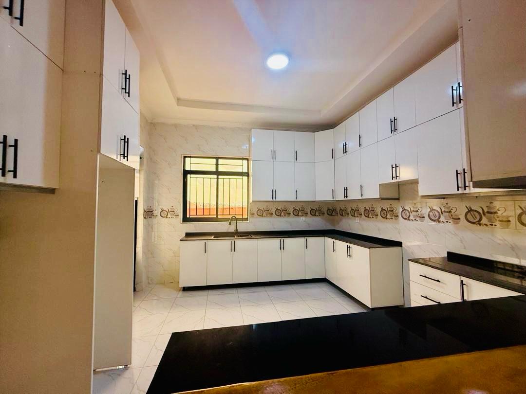 Kicukiro beautiful house For sale thumbnail 7