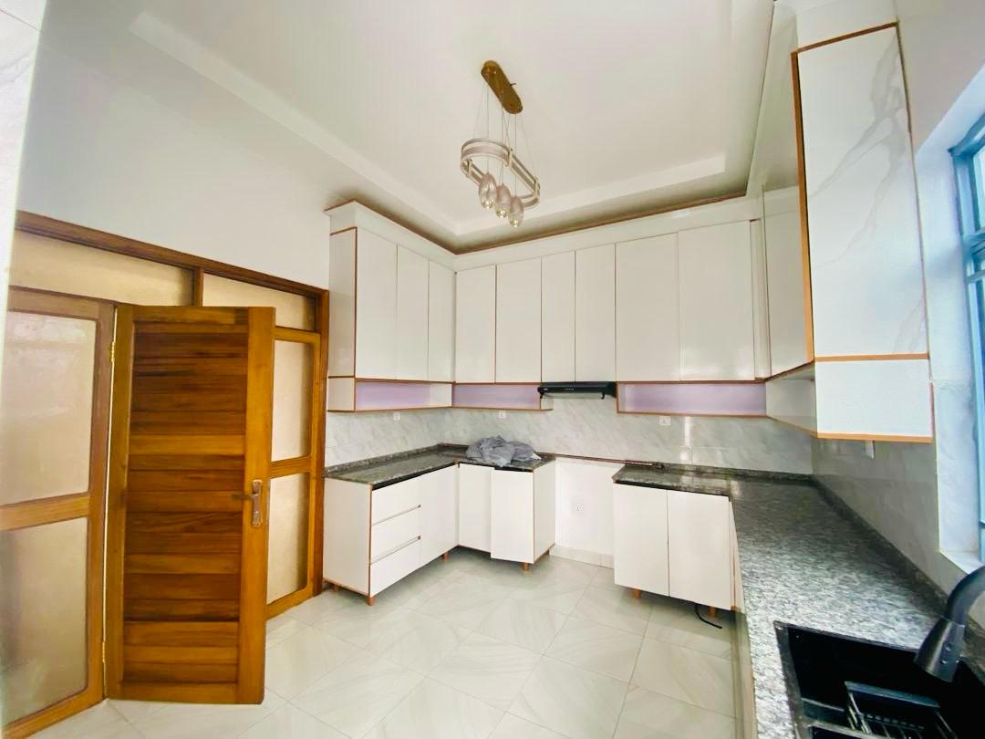 Modern Residential house For sale in Kicukiro thumbnail 3